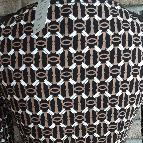 Cache long sleeve faux wrap top. - Picture 7 of 7